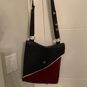 Leather shoulder bag